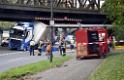 LKW blieb unter Bruecke haengen Koeln Ehrenfeld Innere Kanalstr Hornstr P216